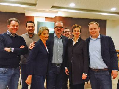 Die frisch gew&auml;hlten bzw. best&auml;tigten Vorstandsmitglieder Christian Wietkamp, Carsten Stemberg, Angela St&auml;hler, Christoph Brands, Michael Bu&szlig;mann, Sybille Benning und Nils Schappler