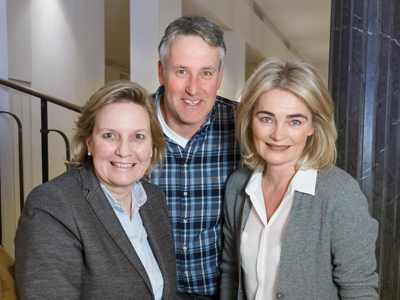 Die CDU-Ratsmitglieder (von links) Simone Wendland (Nienberge), Horst-Karl Beitelhoff (Wolbeck) und Angela Sthler (Roxel) freuen sich ber das schnellere Internet in diesen drei Stadtteilen.