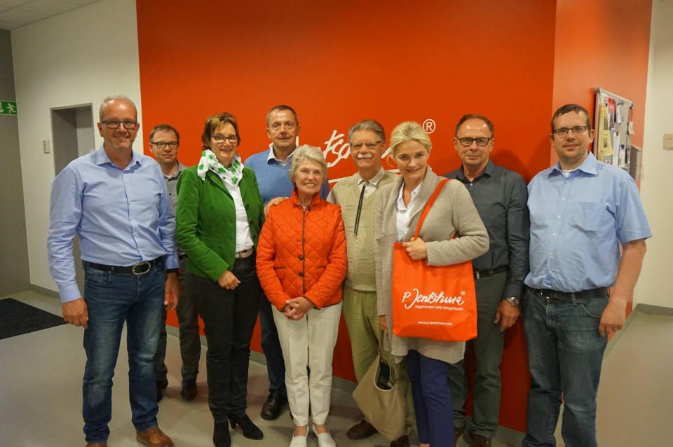 CDU-Mitglieder und interessierte Gste besuchten das Unternehmen von Peter Jentschura (Mitte).