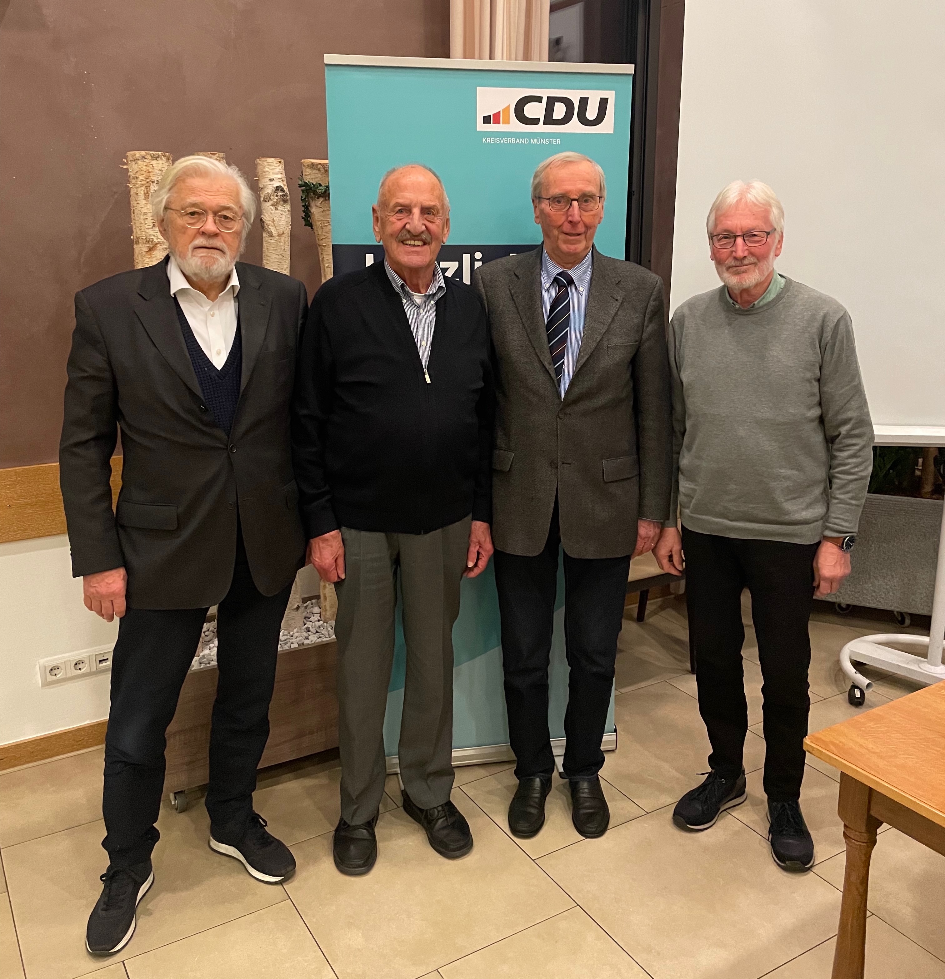 v.l. Prof. Dr. Werner Schlake, Karl-Ulrich Pinke, Konrad Dahlmann und Alois Weihermann